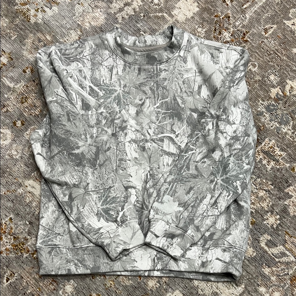 Hollister Men's Gray Camouflage Sweatshirt